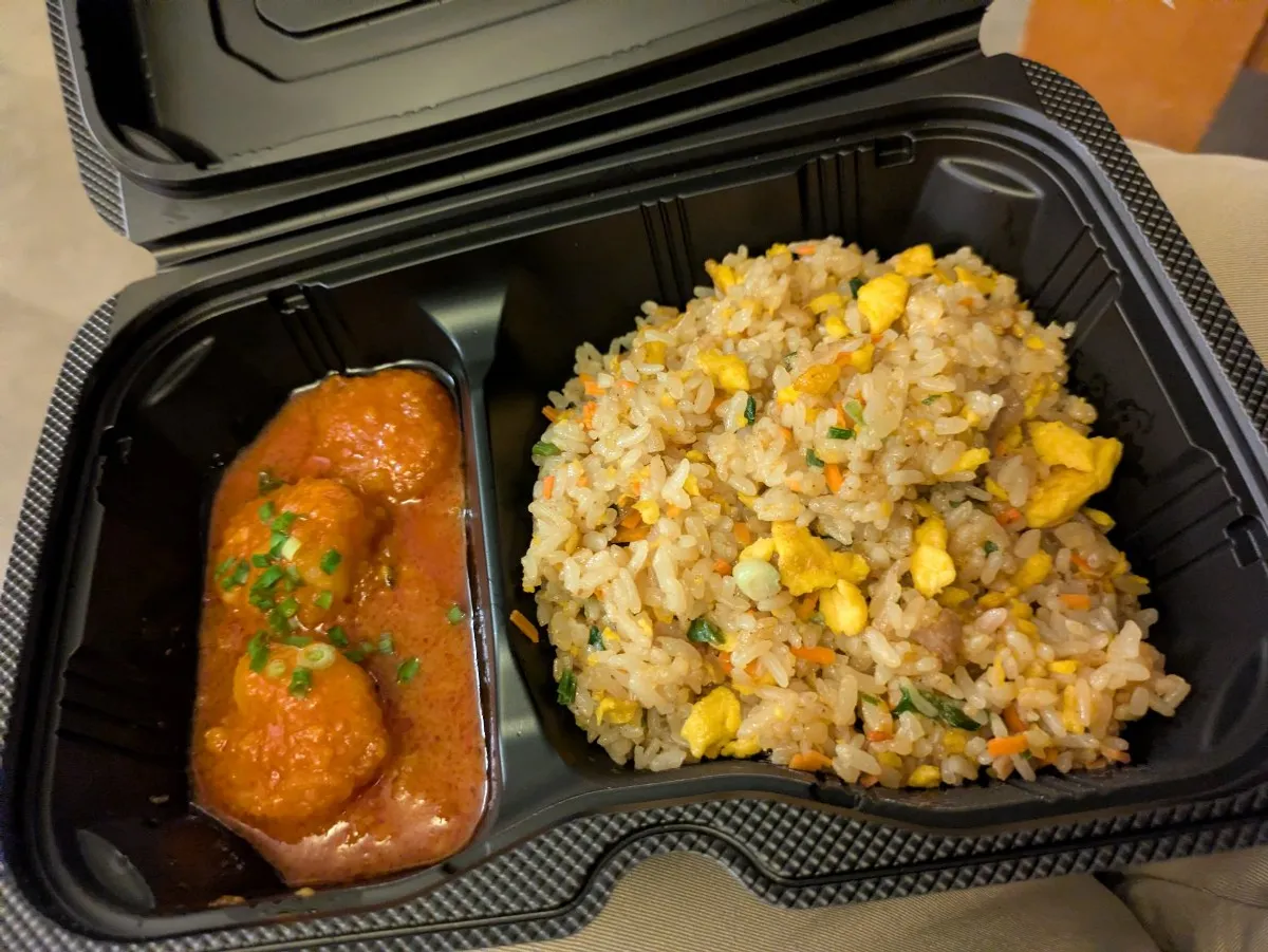 SSSS.GRIDMAN アニオール スペシャルメニュー エビチリチャーハン